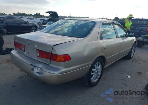 2000 Toyota Camry Xle V6 from USA, damaged, VIN 4T1BF28K8YU950700